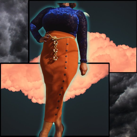 Button Detail Midi Skirt - Picture 2 of 4